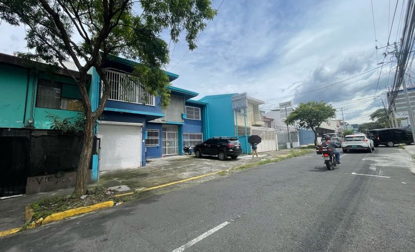 Oficinas y Bodega a la venta en Paseo Colón